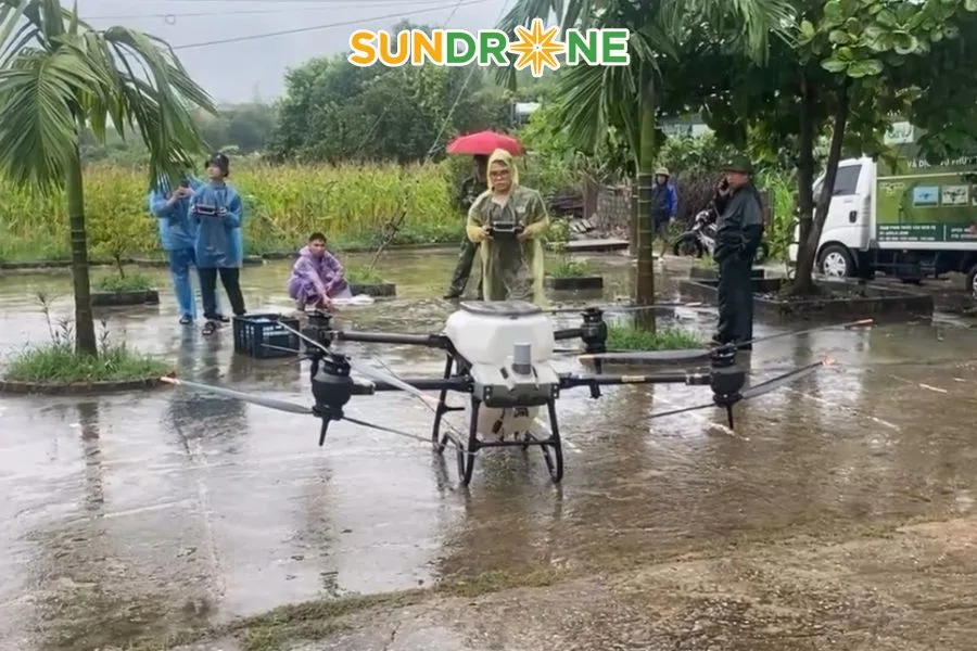 Drone T40 trong việc cứu trợ lũ lụt ở miền Bắc
